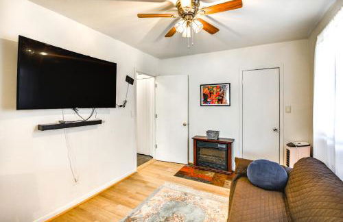 1 Mi to Dtwn Remote Work-Friendly Apt in Hampton! - Foto 1