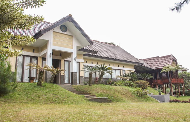 Aldeoz Ciater Cikole Villa Subang - Photo 14