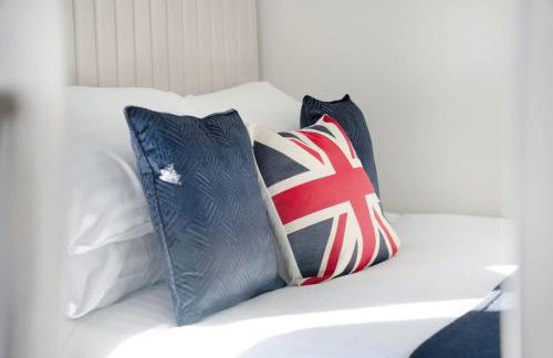 NEW! 2BR in West Terrace, Sleeps 4 - Photo 12