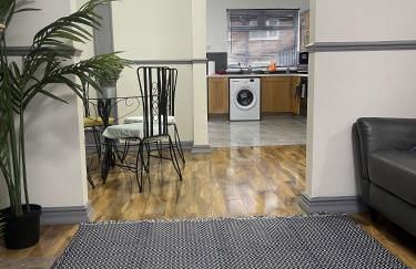 Charlesworth House - Photo 7