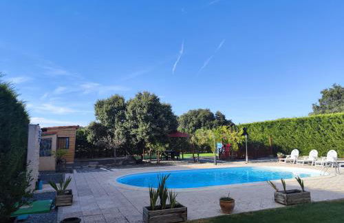 La Triqueta Casa Rural con Piscina y Barbacoa, ideal para familias y grupos - Foto 11