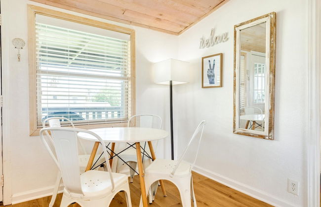 Cute Beach Bungalow Walk to the Beach - Foto 11