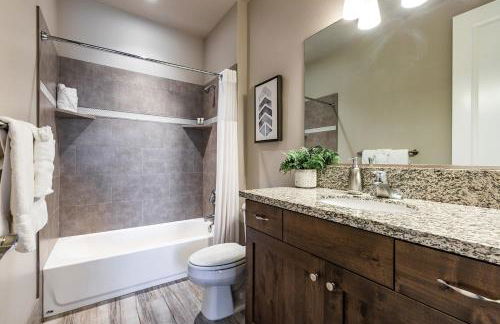 Paradise Village 113 Water Park and Kids Cove, Ping Pong, XBOX 360, Games, Beautiful Mountain Views, and More - Foto 27