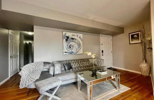 4 bedroom apt in Newark - Photo 1