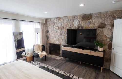 Modernist Lakefront Sojourn - Foto 4