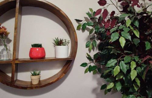 Downtown Charm Two Bedroom Home - Foto 17