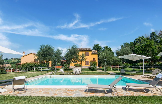 Villa in Ostra Vetere With Pool and Jacuzzis - Foto 1