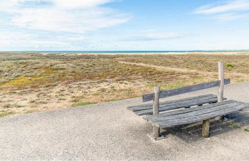 Beautiful Home In La Faute Sur Mer - Photo 16