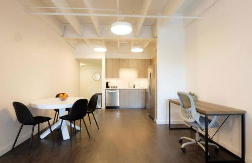 Above The Roots - Sophisticated 1BD Retreat - Photo 9