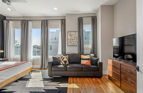 Luxury Downtown Getaway with Breathtaking Views - Foto 16