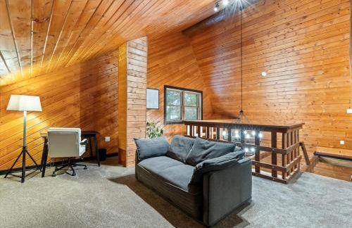 The Log Haus, a newly renovated lakefront cabin close to the trails - Foto 20