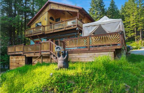 Salmon Return and Wildlife Roam Ketchikan Getaway! - Foto 1