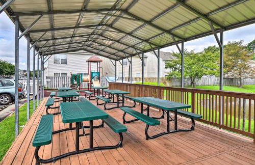 Hampton Home with Fireplace and Close to Beaches! - Foto 28