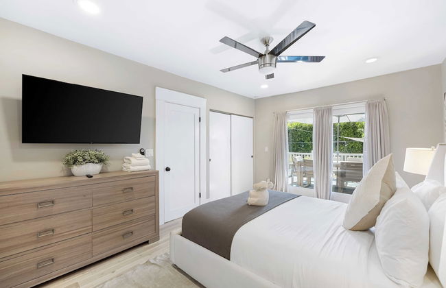 Luxe Backyard Oasis w/ Hot Tub Chic Design South Park Sanctuary - Foto 17