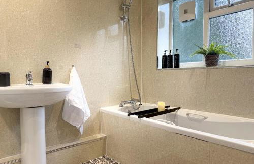 Spacious 3bed, Sleeps5, Parking - Foto 10