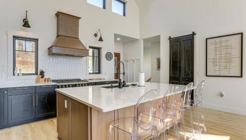 3 Mi to Holiday Valley Mtn-View Home with Hot Tub - Foto 2