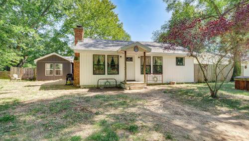 Benton Harbor Home 3 Mi to Beach Grill and Yard - Foto 3