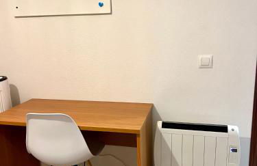 La Bodega del Mar - Luminoso y céntrico apto con piscina en verano y parking - Foto 42