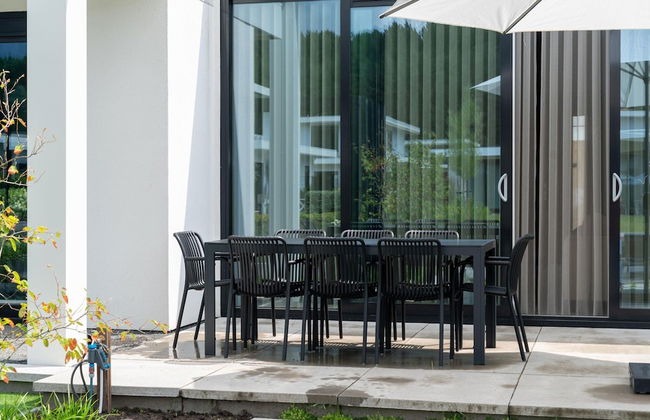 Chic Family Villa With Play Area - Photo 24