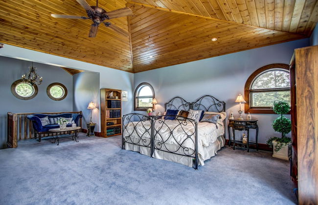 Unique Cottage - Photo 2