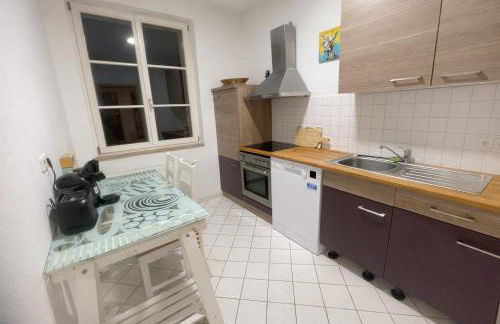 Stötteritz Holiday Apartment - 3 Rooms - 6 People - 5 beds - Balcony - Great public transport 11 minutes to the city - Foto 5