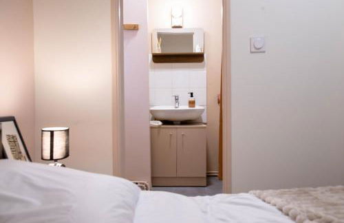 Le Jaude, T2 rénové Centre ville I WIFI Confort et cosy - Foto 5