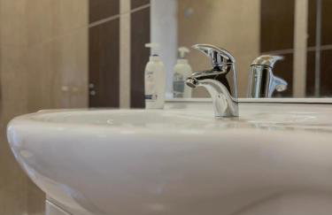 Stone & Sun Retreat with Private Pool - Foto 14