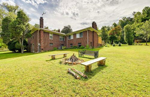 Pet Friendly Home with Hot Tub, Patio and Game Room! - Foto 34