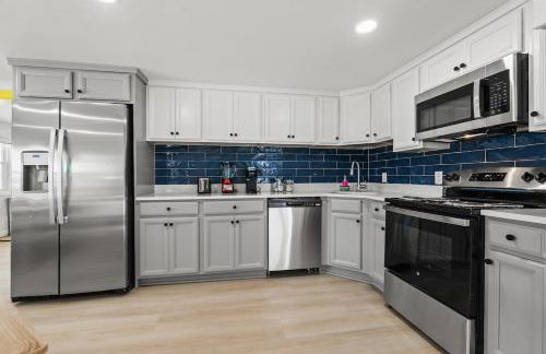 Sunshine House #2-Selfie-Friendly - Steps to Beach - Foto 2