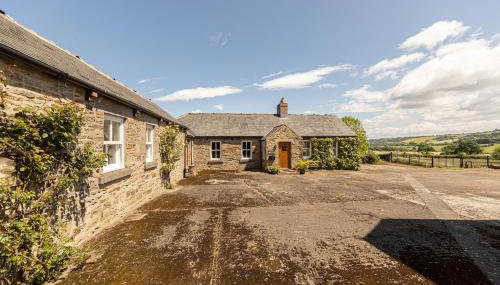 Swallows’ Barn - Photo 2