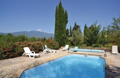 Awesome Home In Crillon Le Brave - Foto 3