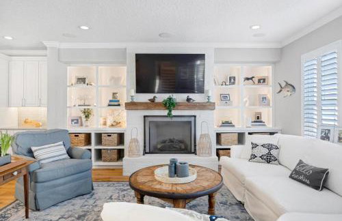 Stunning Beach Getaway - Steps to Ocean - Foto 6