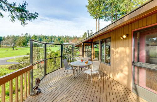 Serene La Conner Retreat with Fireplace and Deck! - Foto 25