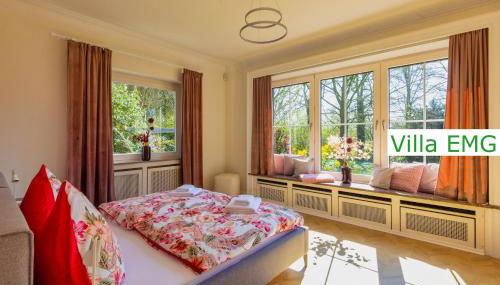 Luxury Villa EMG Steinfurt - Historische Villa mit Sauna, SPA, Garten & großem Essbereich für bis zu 22 Personen - Foto 4, Garden view, towels