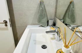 Malaga Tower - Photo 15