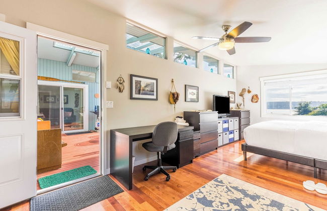 Wolf Beach Cottage by Avantstay Harbor Views - Photo 3