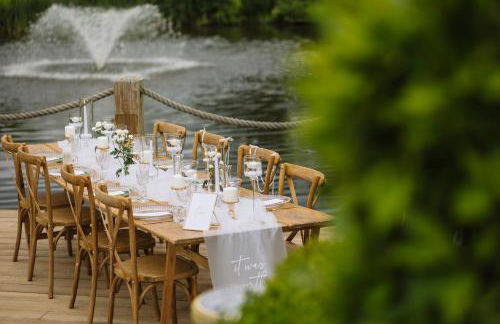 Fernside house and barns - Photo 8