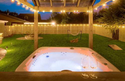 Luxury Home w Hot Tub near AT&T Stadium - Foto 3