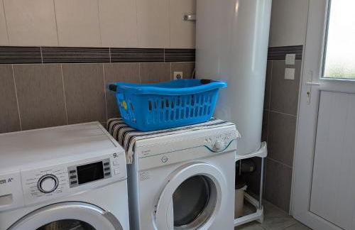 Maison cosy à Sully-sur-Loire, 5 chambres, terrasse, parking, draps et chauffage inclus - FR-1-590-220 - Photo 19