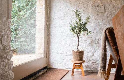 Snug Cotswolds Farm Cottage - The Henloft - Foto 31