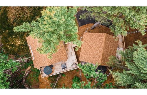 Treehouse Duo Lakefront 2 Private Hot Tubs - Photo 44