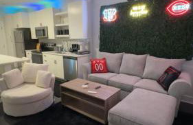 The 513 Flat 2! 1BR, 1Bath Apt with Pool and Riverfront View! Free Gated Parking! Only Steps from The banks & Stadiums! - Foto 14