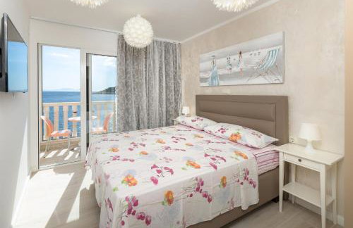 Superb Beachfront Luxury Seaview with Private Beach - Photo 1