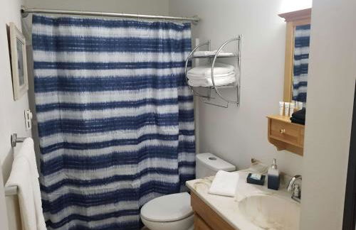 Apartment #2 with large kitchen across the street from the beach - Foto 15