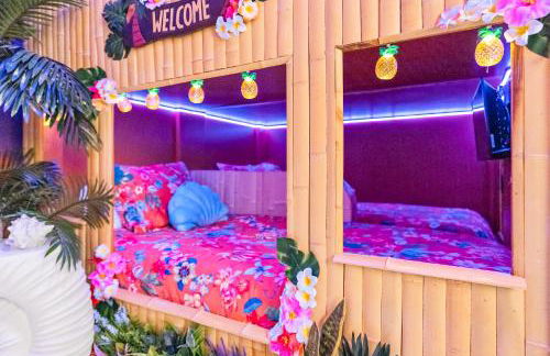 Luxury Resort Family Home Professionally Furnished Ultra Comfortable beds Epic Mario Game Room Themed Bedrooms Heated Pool and Spa Outdoor Grill Golf Course View - Foto 8