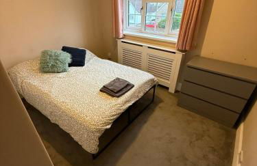 Spacious 3 bed house garden & parking sleeps 5 - Foto 8