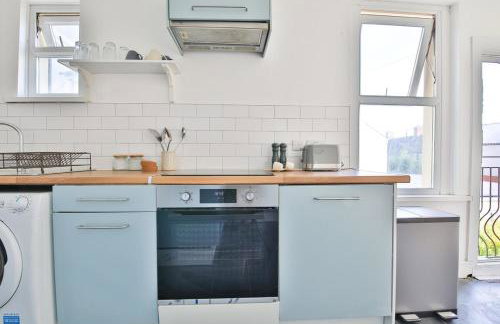 Beautifully Designed Flat with Full Amenities - Photo 20