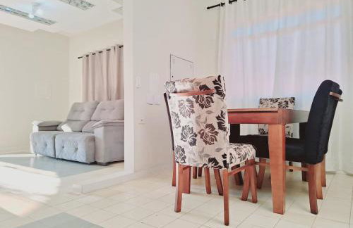 CASA - localizada no centro de Campo Grande - 2 quartos com ar e garagem para 2 carros - Foto 35