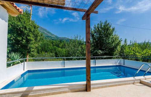 Villa Dalmatian Gem - Two-Bedroom Villa with Terrace and Swimming Pool - Photo 39