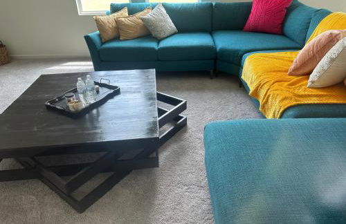 Cozy Modern Retreat, Comfortable and Spacious - Foto 1